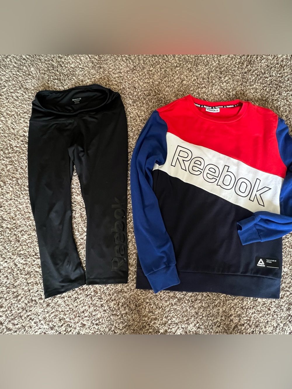 REEBOK lot /outfit 2 pieces/size small, bundle red white blue black